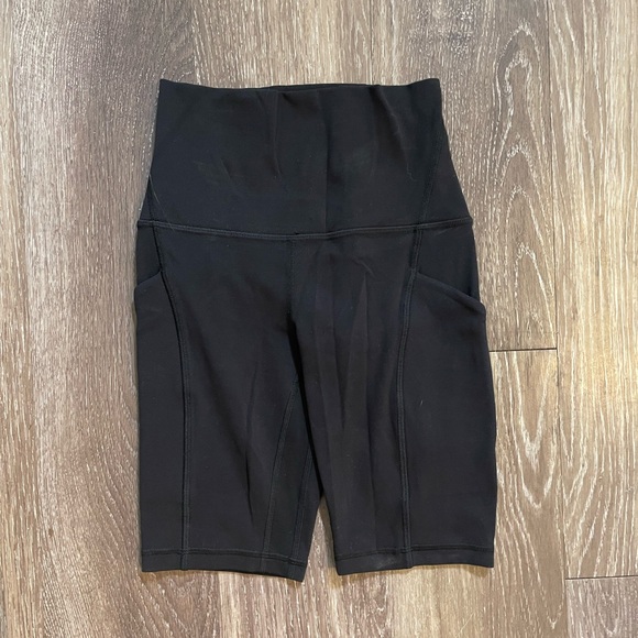 LULULEMON Align High-Rise Short with Pockets 8” - Picture 2 of 5